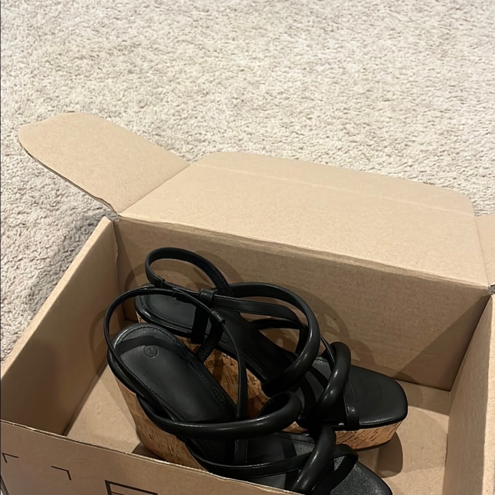 Chic Black Wedge Sandals NWOT non adjustable strap